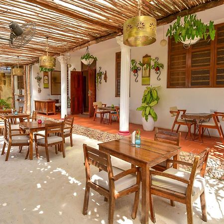 Barabara House Bed and Breakfast Jambiani  Buitenkant foto