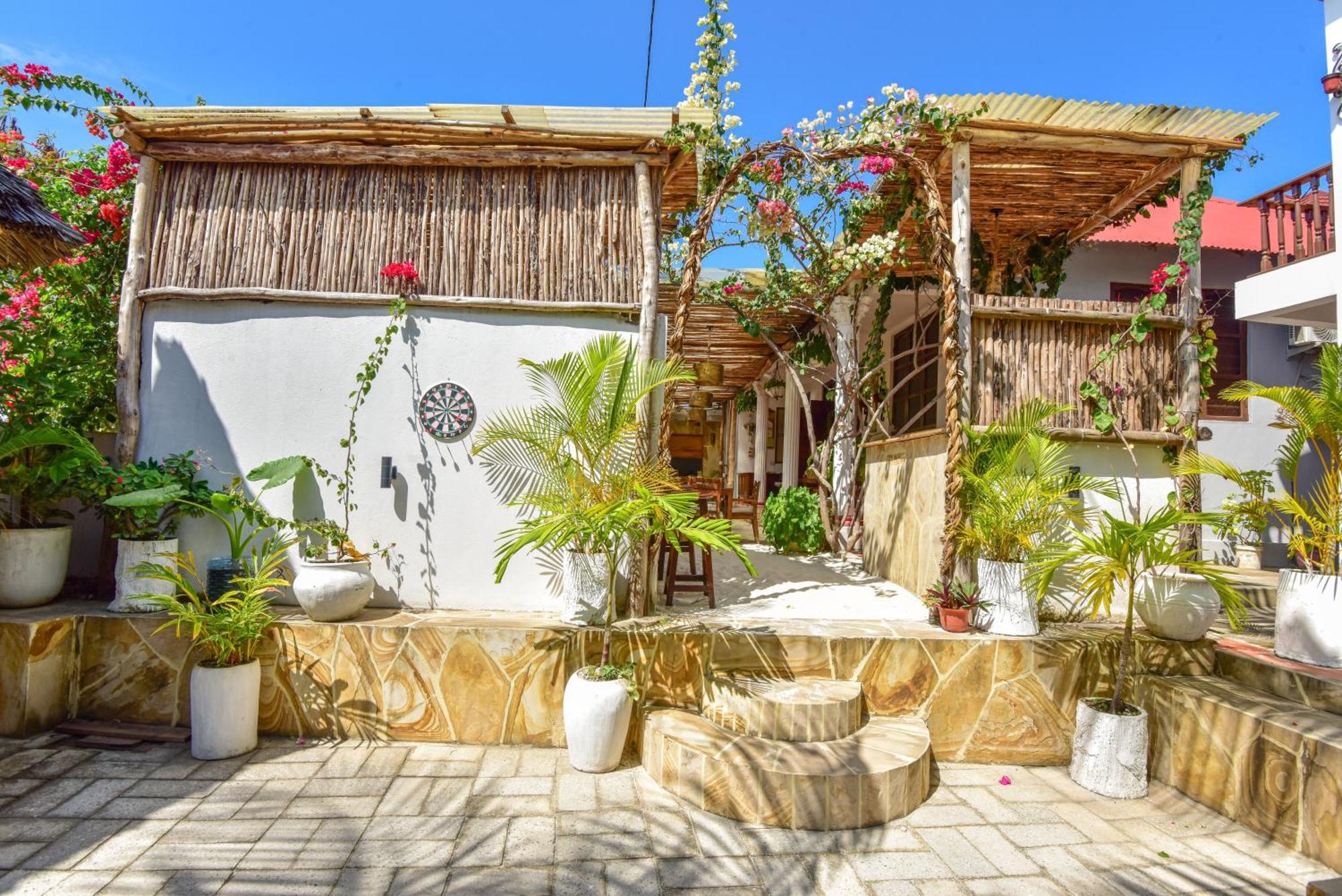 Barabara House Bed and Breakfast Jambiani  Buitenkant foto