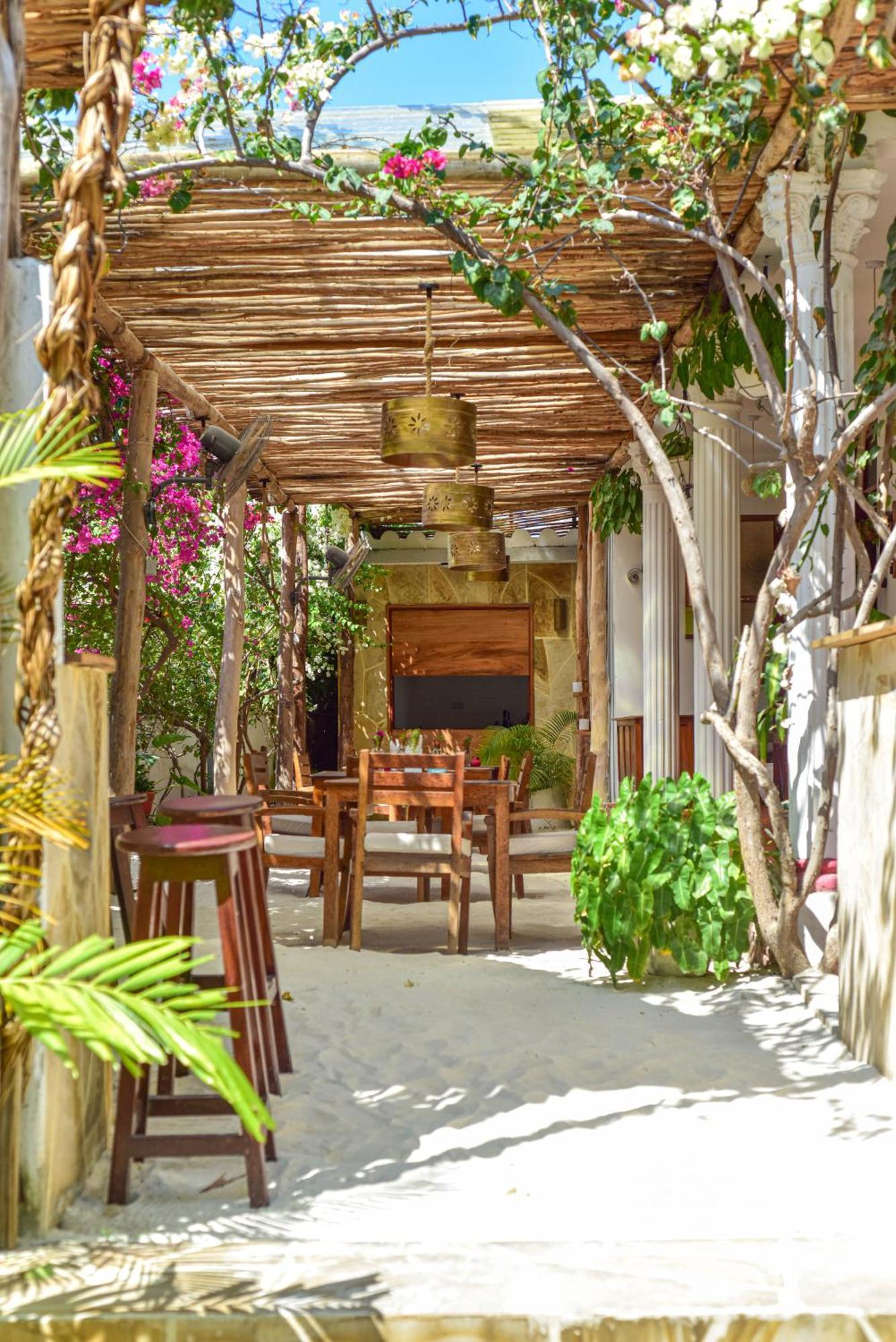 Barabara House Bed and Breakfast Jambiani  Buitenkant foto