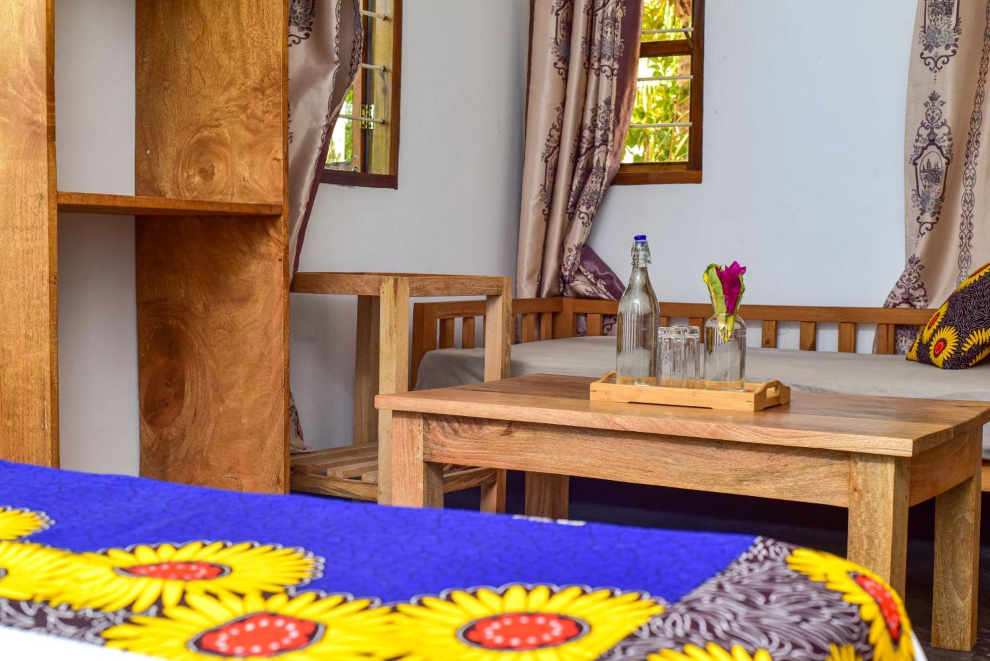 Barabara House Bed and Breakfast Jambiani  Buitenkant foto